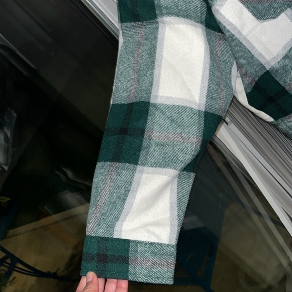 HFX Womens Shirt Jacket
Green White Shacket Pockets
Relaxed Fit Long sleeves - Picture 3 of 13